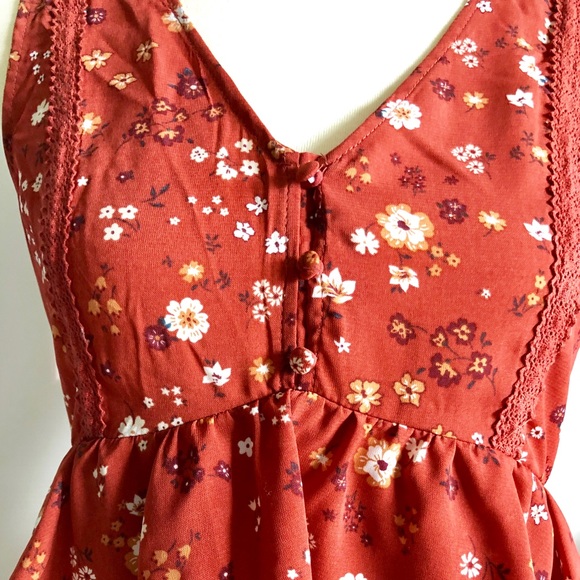 Red floral dress - Picture 4 of 5